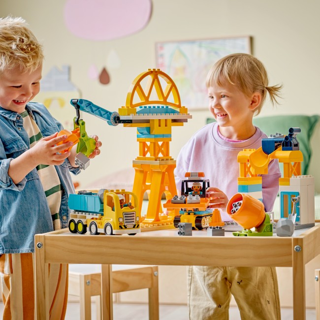 10476 Kolm ühes ehitusplats ja -masinad