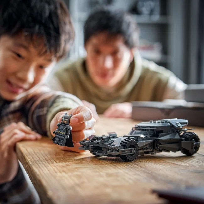 76331 Batman vs. Superman™ Batmobiil™