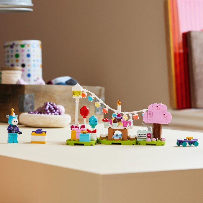 77046 Julian ja tema sünnipäevapidu