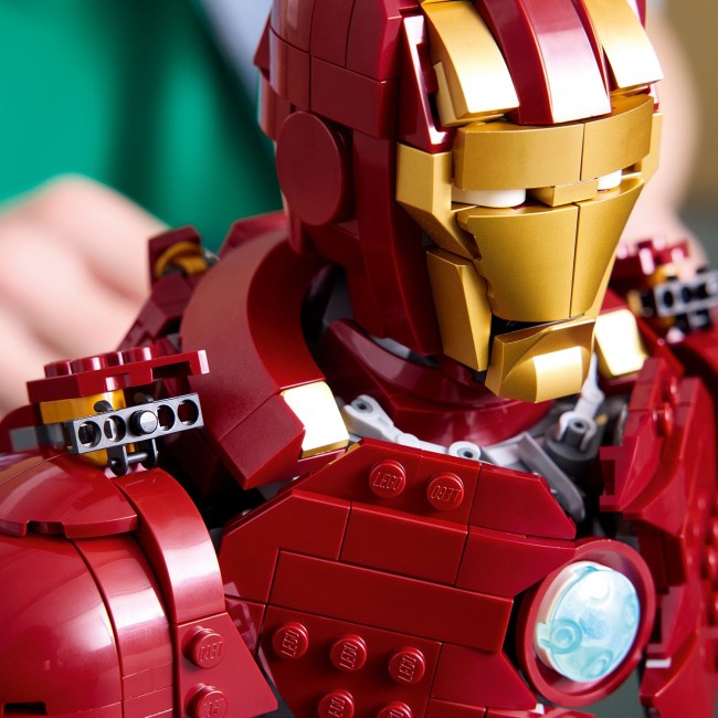 76327 Iron Man MK4 ‑rintakuva