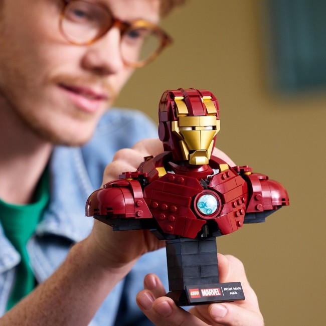76327 Iron Man MK4 ‑rintakuva