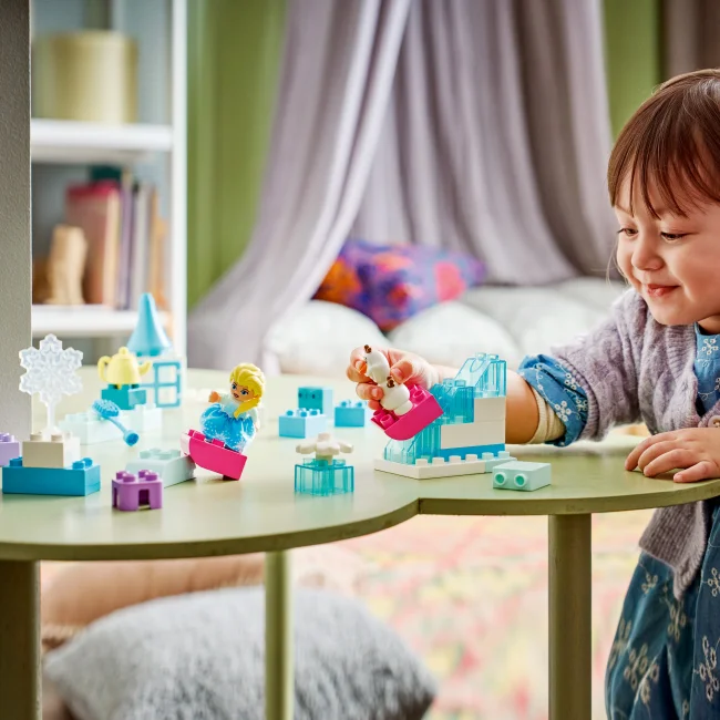 10462 Elsa, Olaf ja luovuuden Frozen-laatikko