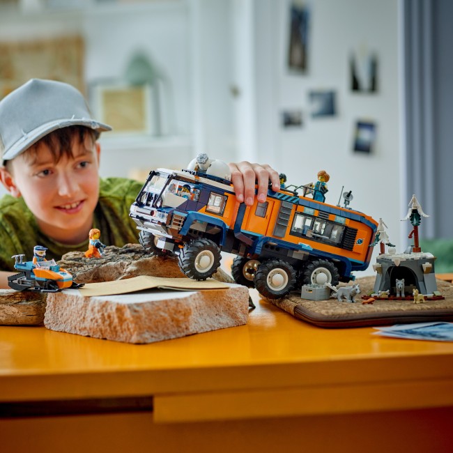60471 Maadeavastajate Arktika teaduslabori veoauto
