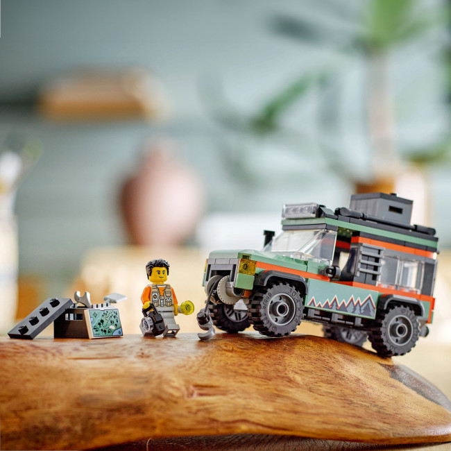 60447 Nelivetoinen vuoristomaastoauto