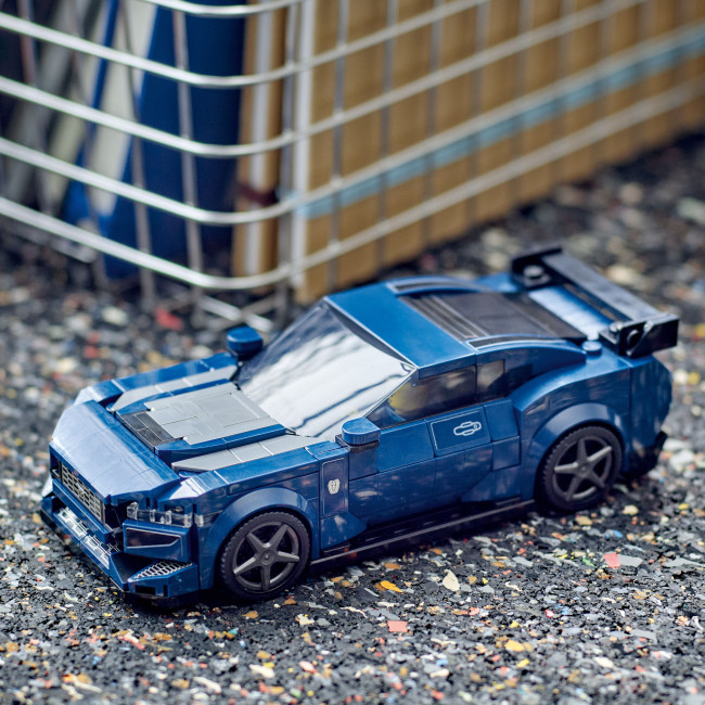 76920 Ford Mustang Dark Horse ‑urheiluauto