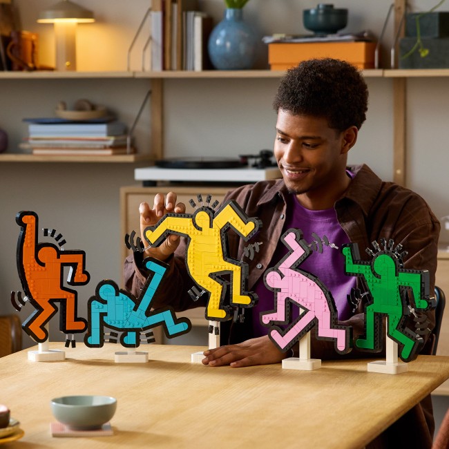 31216 Keith Haring – Dejojošās figūras