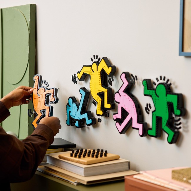 31216 Keith Haring – Dejojošās figūras