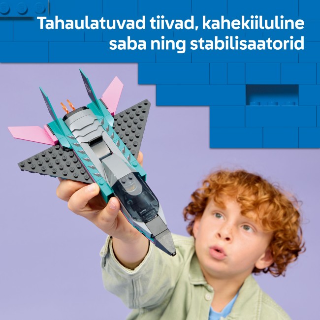 60489 Reaktīvā lidmašīna pret auto