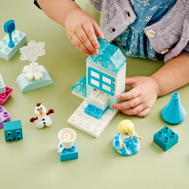 10462 Elsa, Olaf ja luovuuden Frozen-laatikko