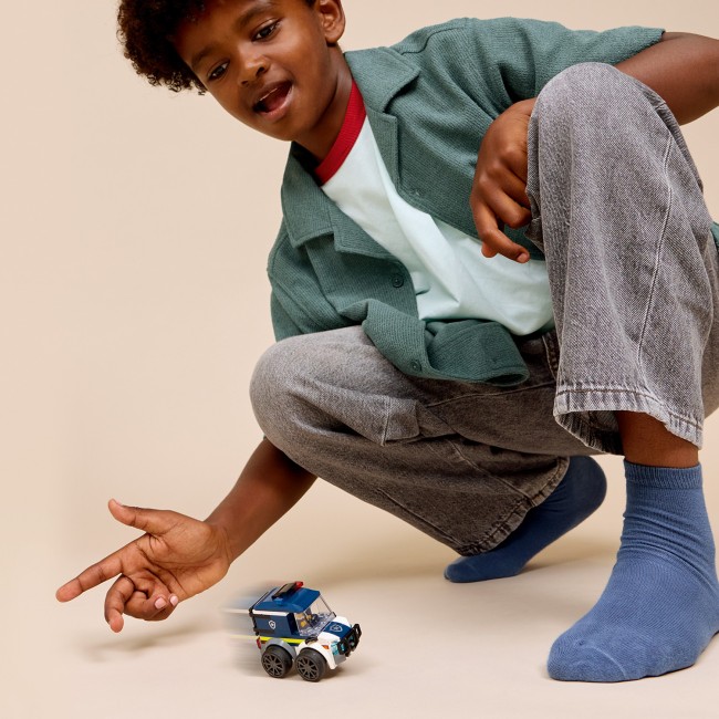 60481 Braucamie – Policijas kravas auto