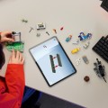 77075 LEGO Fortnite Peely ja Sparkplugi laager